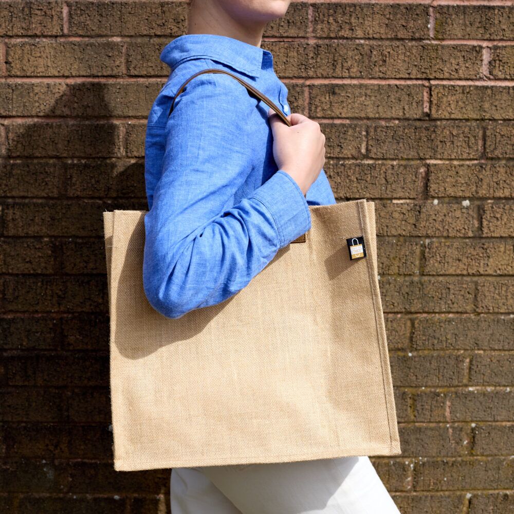 Borsa in juta con tasche portabottiglie4 Borsa in juta con tasche portabottiglie4