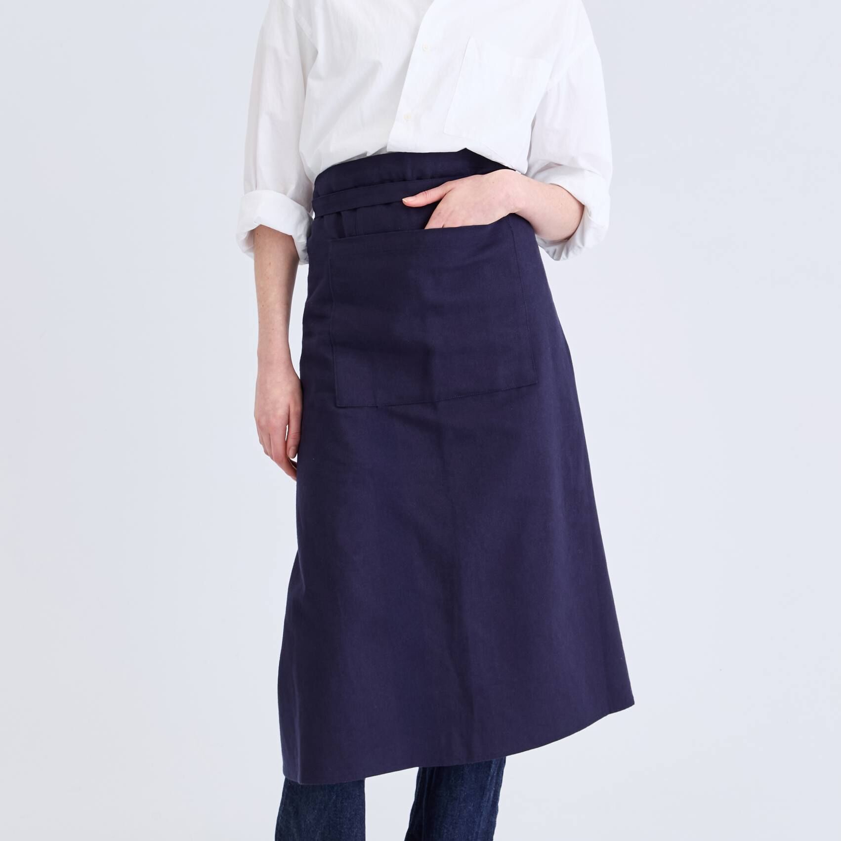 Long Waisted Bar Apron to Personalise 1 Long Waisted Bar Apron to Personalise 1 scaled